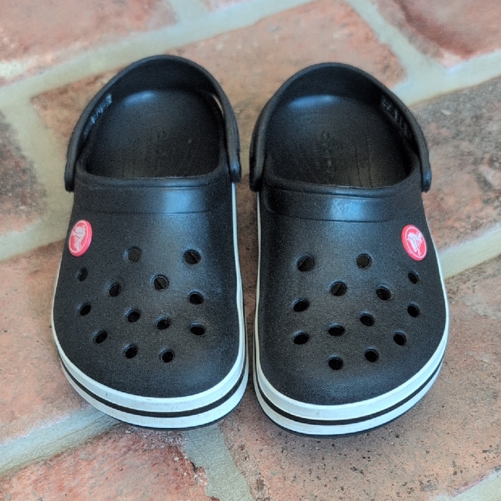Crocs Black And White